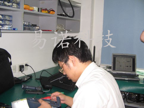 1575961503324900.jpg 工程師現(xiàn)場(chǎng)維修.jpg