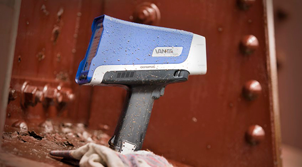 圖2：Vanta XRF分析儀的機(jī)身設(shè)計(jì)，可以用于惡劣的工業(yè)條件中。